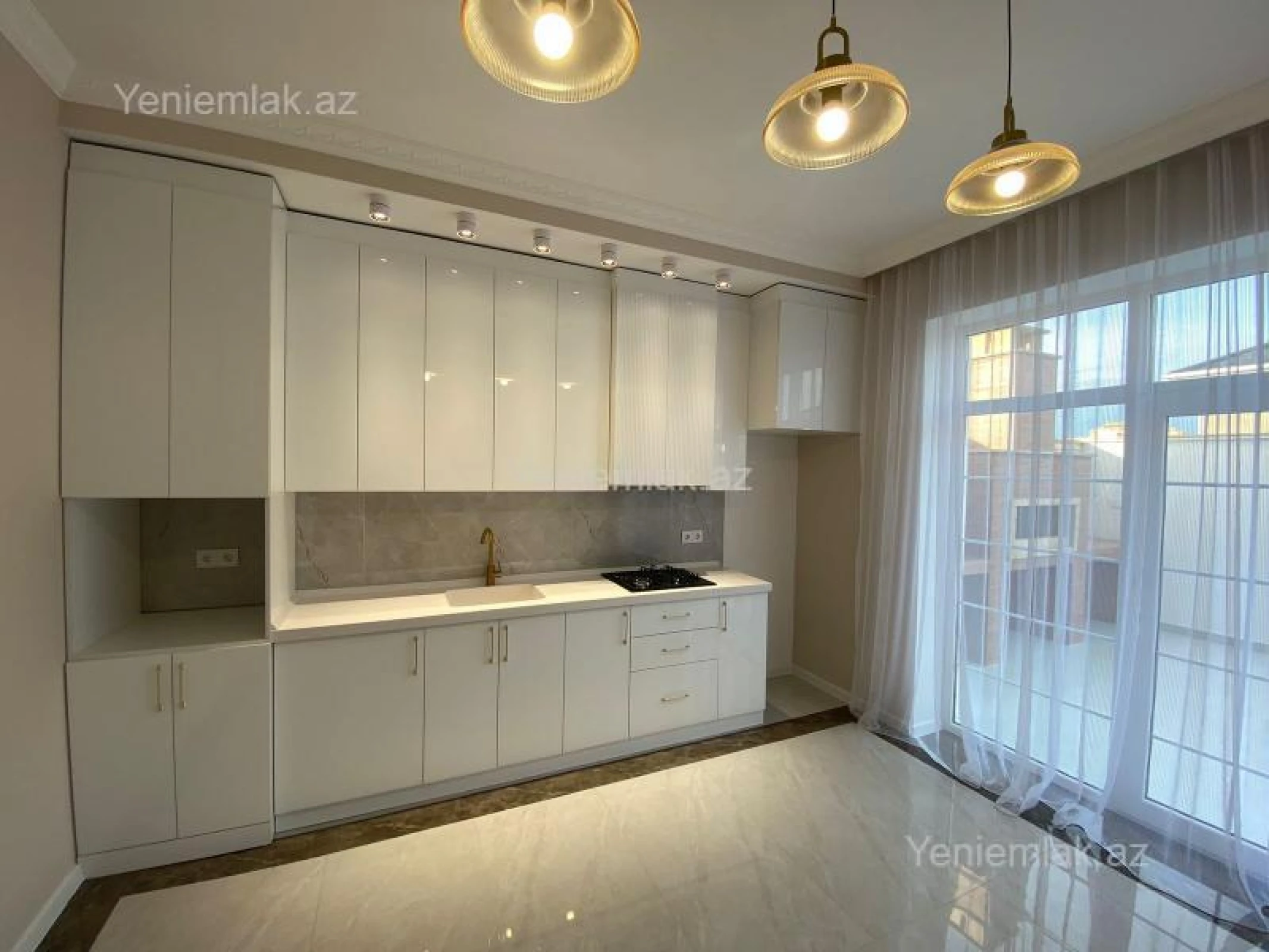 Satılır 4 otaqlı həyət evi 180 m²