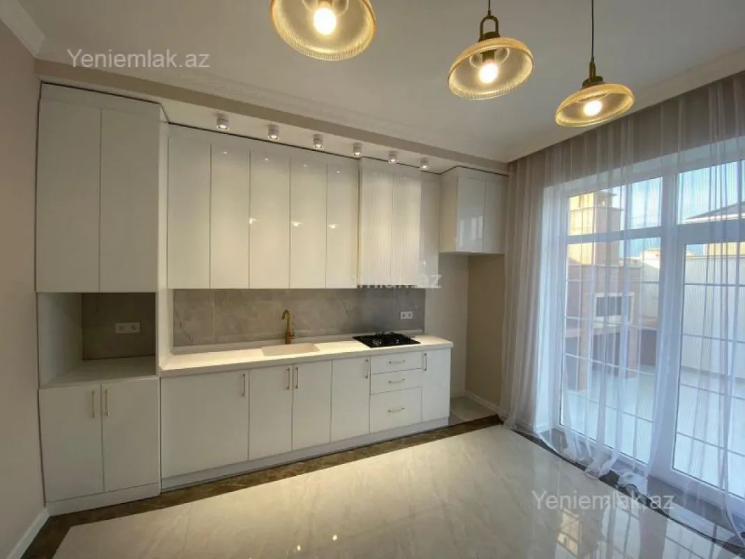 Satılır 4 otaqlı həyət evi 180 m²