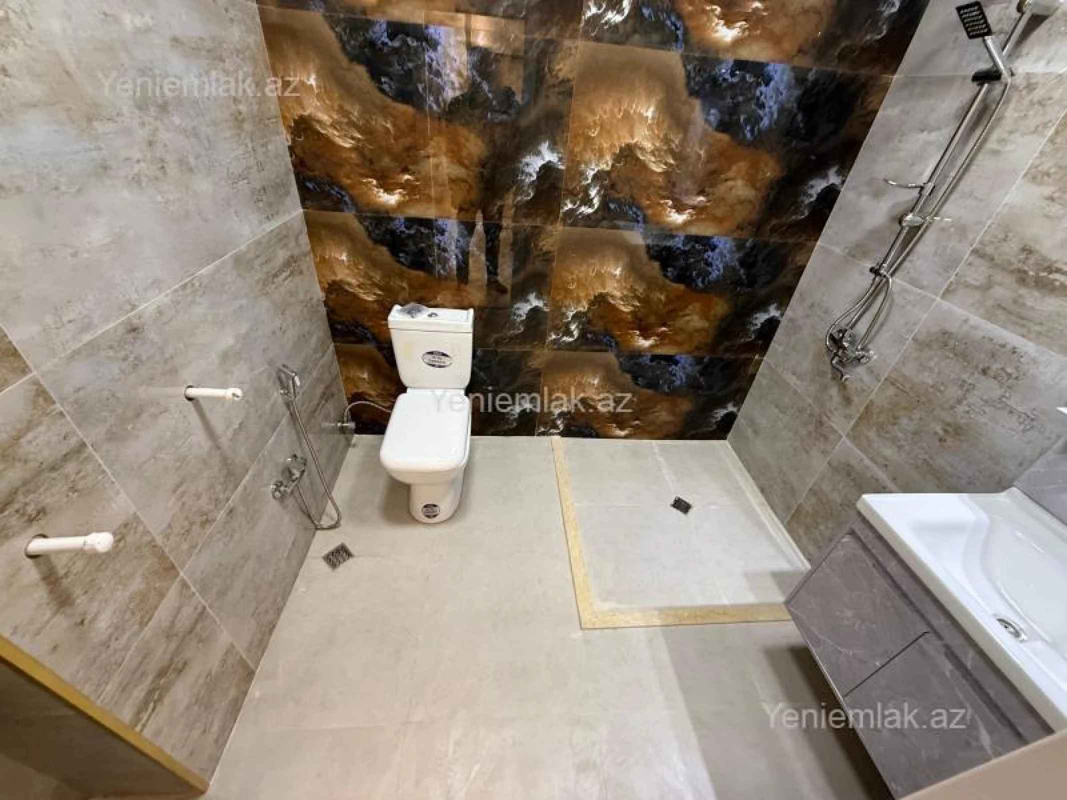 Satılır 3 otaqlı yeni tikili 61 m²