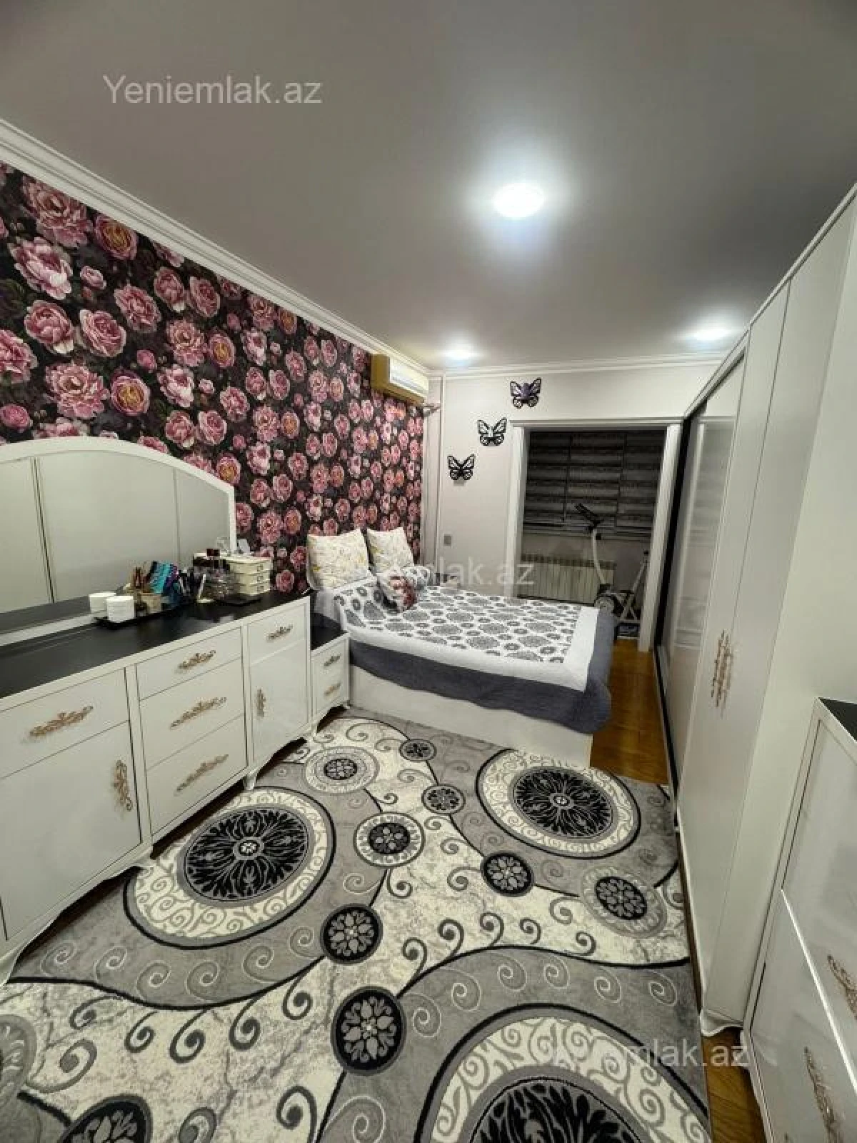 Satılır 4 otaqlı köhnə tikili 110 m²