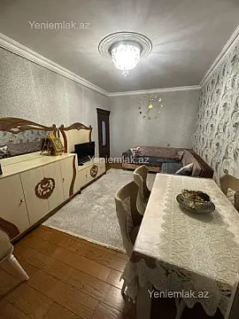 Satılır 4 otaqlı köhnə tikili 110 m²