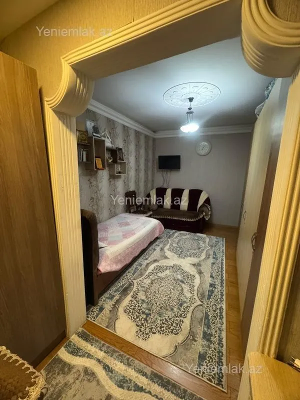 Satılır 4 otaqlı köhnə tikili 110 m²