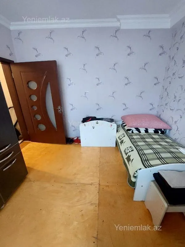 Satılır 3 otaqlı köhnə tikili 80 m²