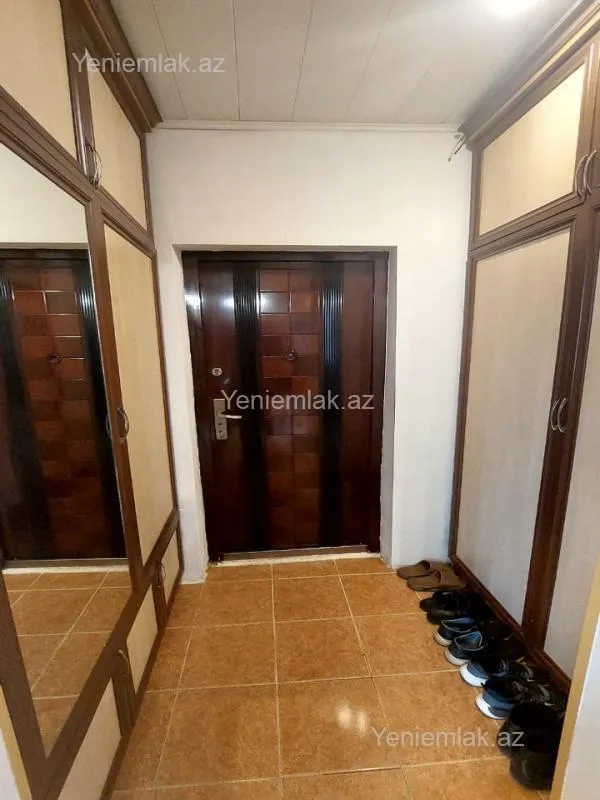 Satılır 3 otaqlı köhnə tikili 80 m²