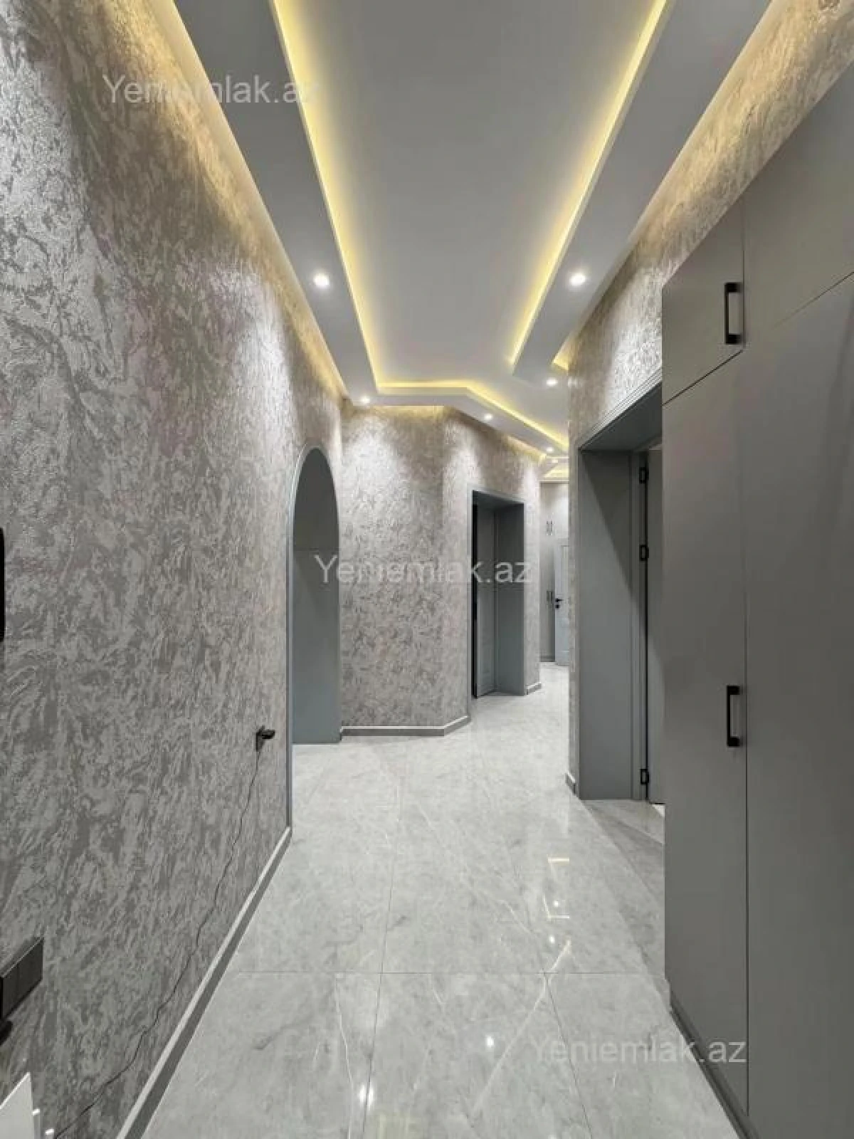 Satılır 5 otaqlı həyət evi 210 m²