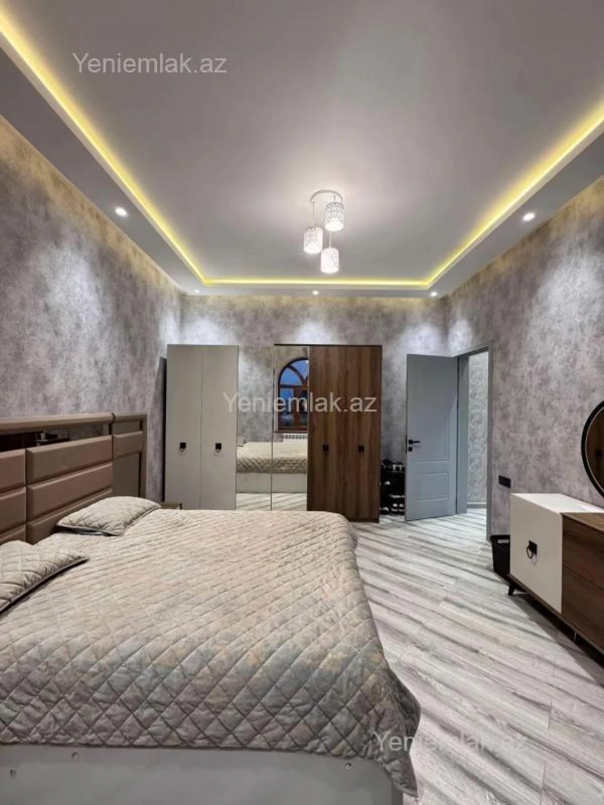 Satılır 5 otaqlı həyət evi 210 m²