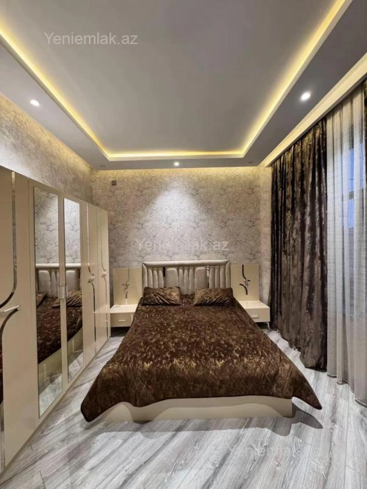 Satılır 5 otaqlı həyət evi 210 m²