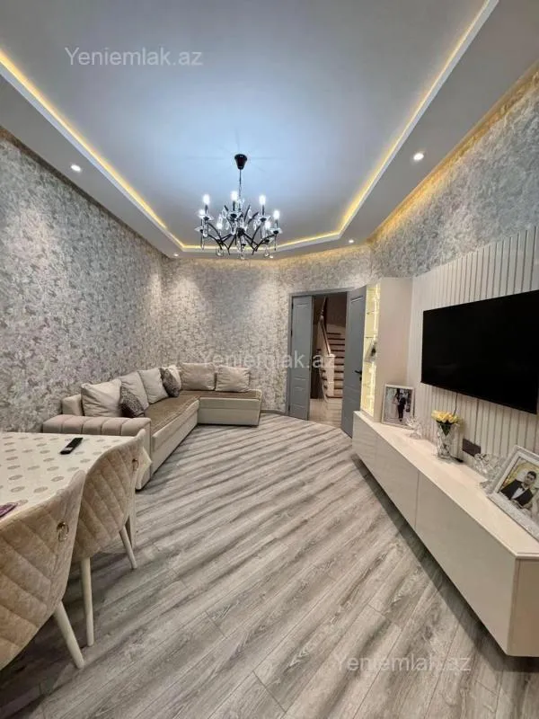 Satılır 5 otaqlı həyət evi 210 m²