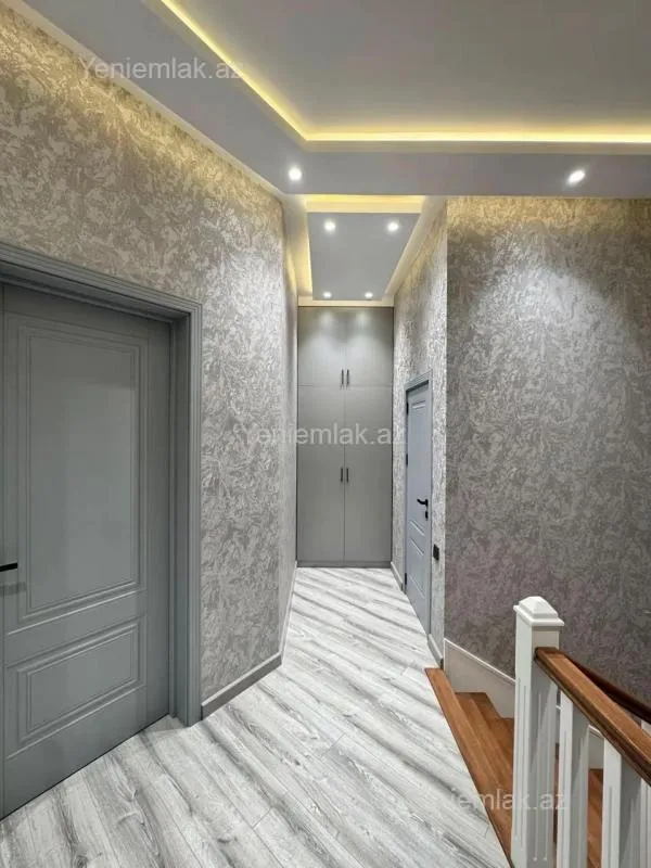 Satılır 5 otaqlı həyət evi 210 m²