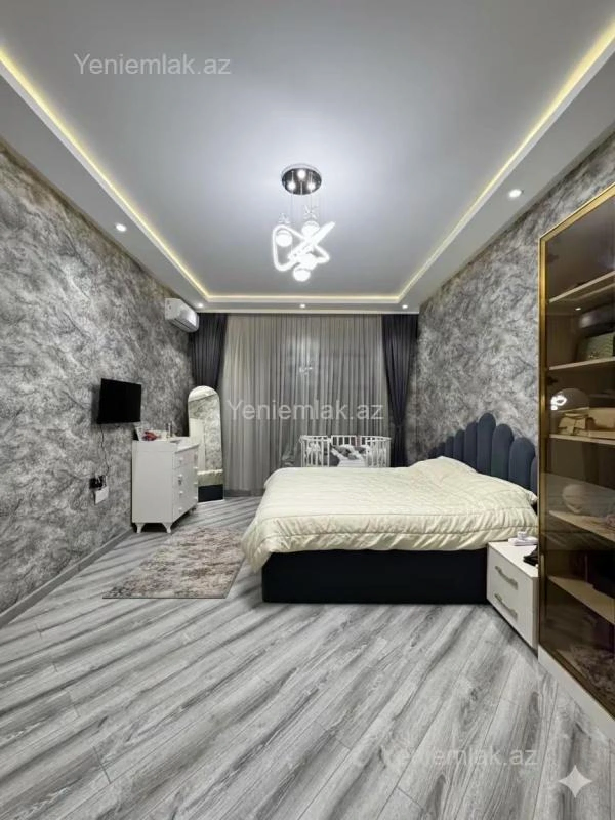 Satılır 5 otaqlı həyət evi 210 m²