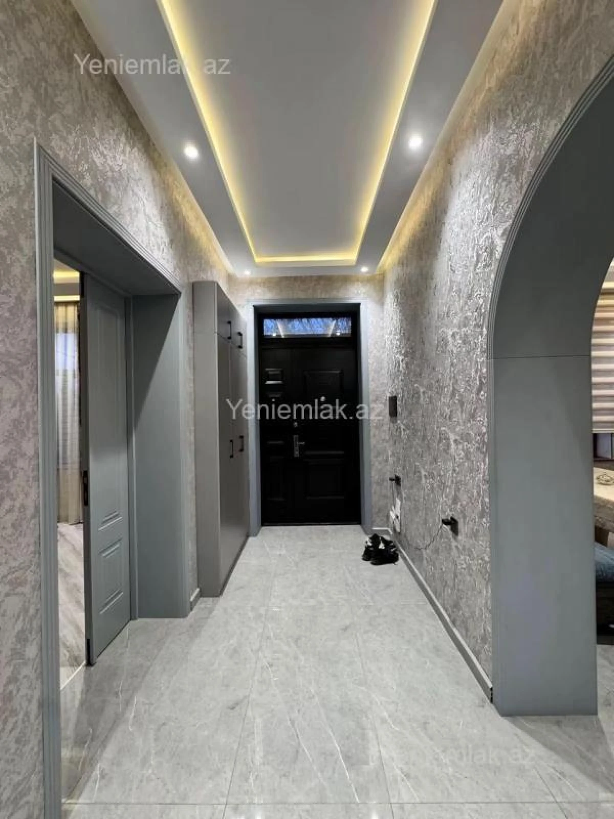 Satılır 5 otaqlı həyət evi 210 m²