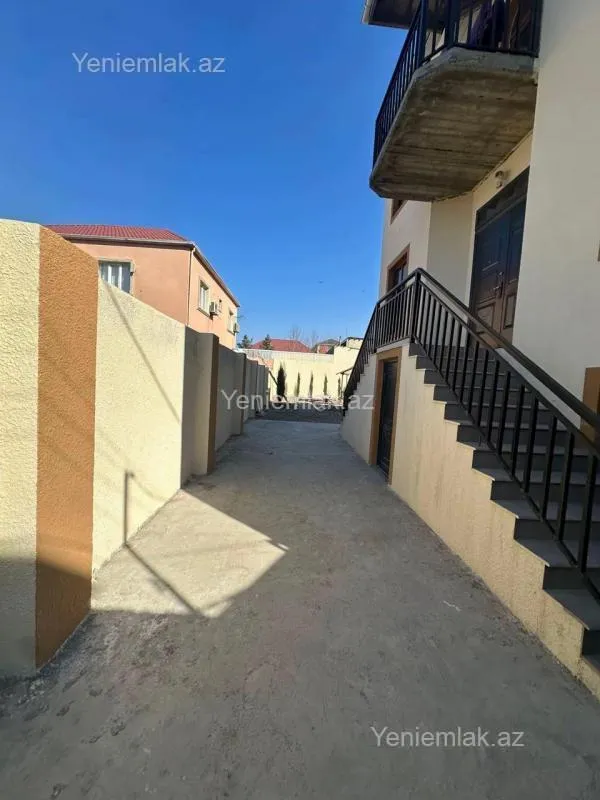 Satılır 5 otaqlı həyət evi 210 m²