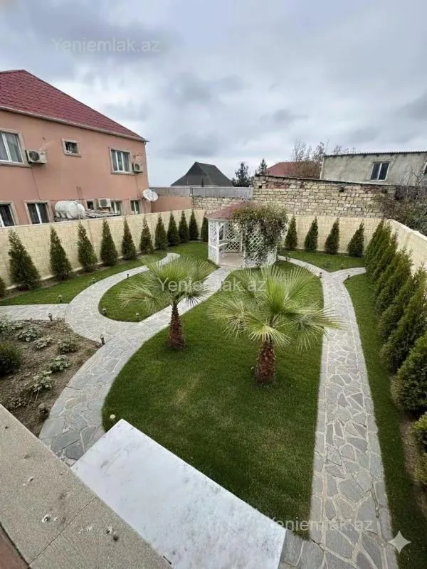 Satılır 5 otaqlı həyət evi 210 m²
