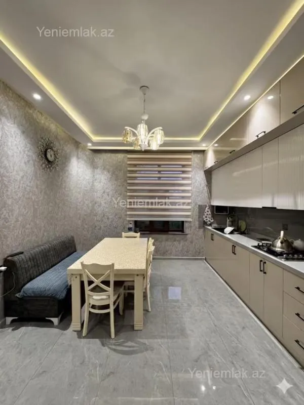 Satılır 5 otaqlı həyət evi 210 m²