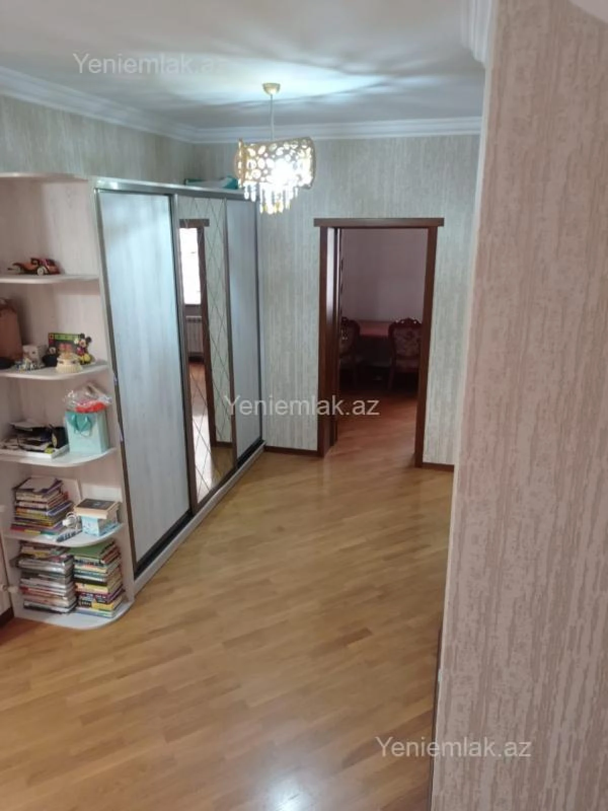 Satılır 5 otaqlı həyət evi 250 m²