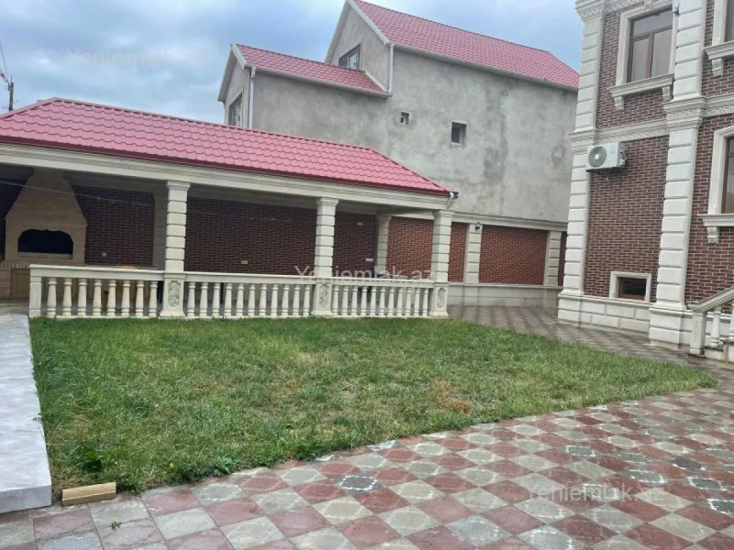 Satılır 5 otaqlı həyət evi 250 m²