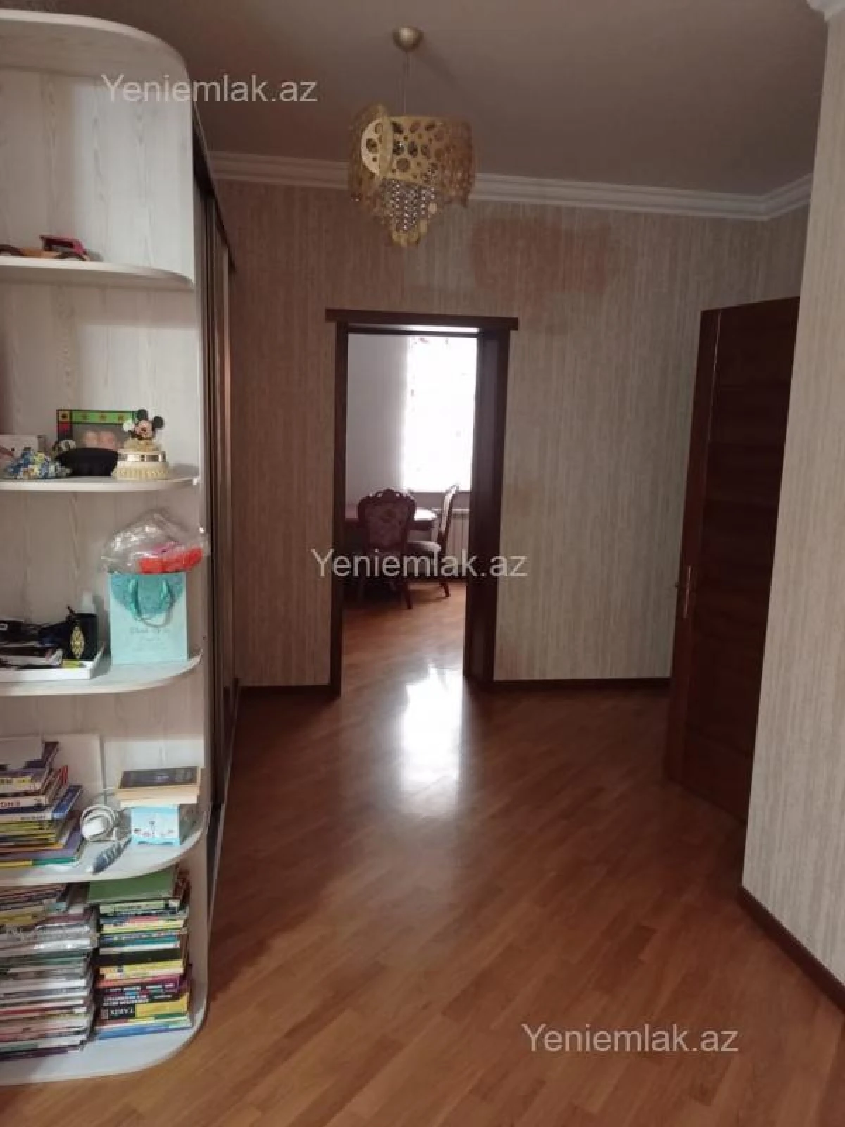 Satılır 5 otaqlı həyət evi 250 m²