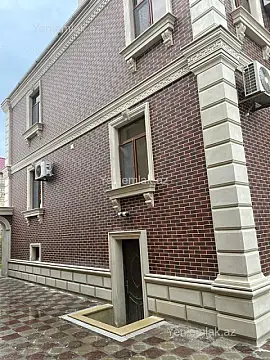 Satılır 5 otaqlı həyət evi 250 m²
