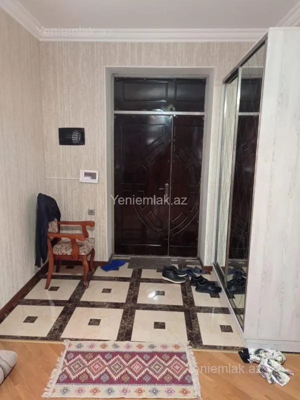 Satılır 5 otaqlı həyət evi 250 m²