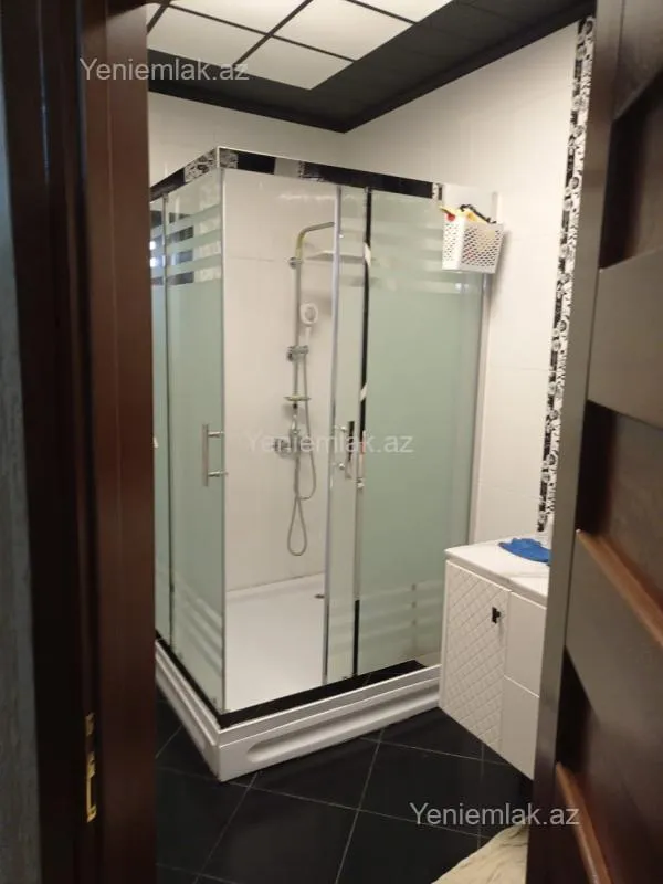 Satılır 5 otaqlı həyət evi 250 m²