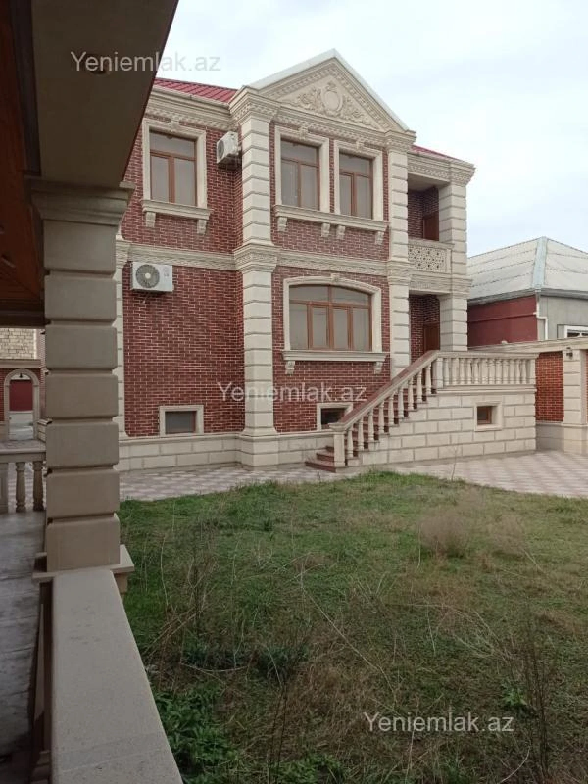 Satılır 5 otaqlı həyət evi 250 m²