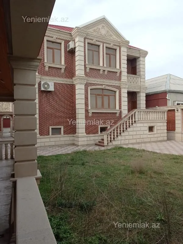 Satılır 5 otaqlı həyət evi 250 m²