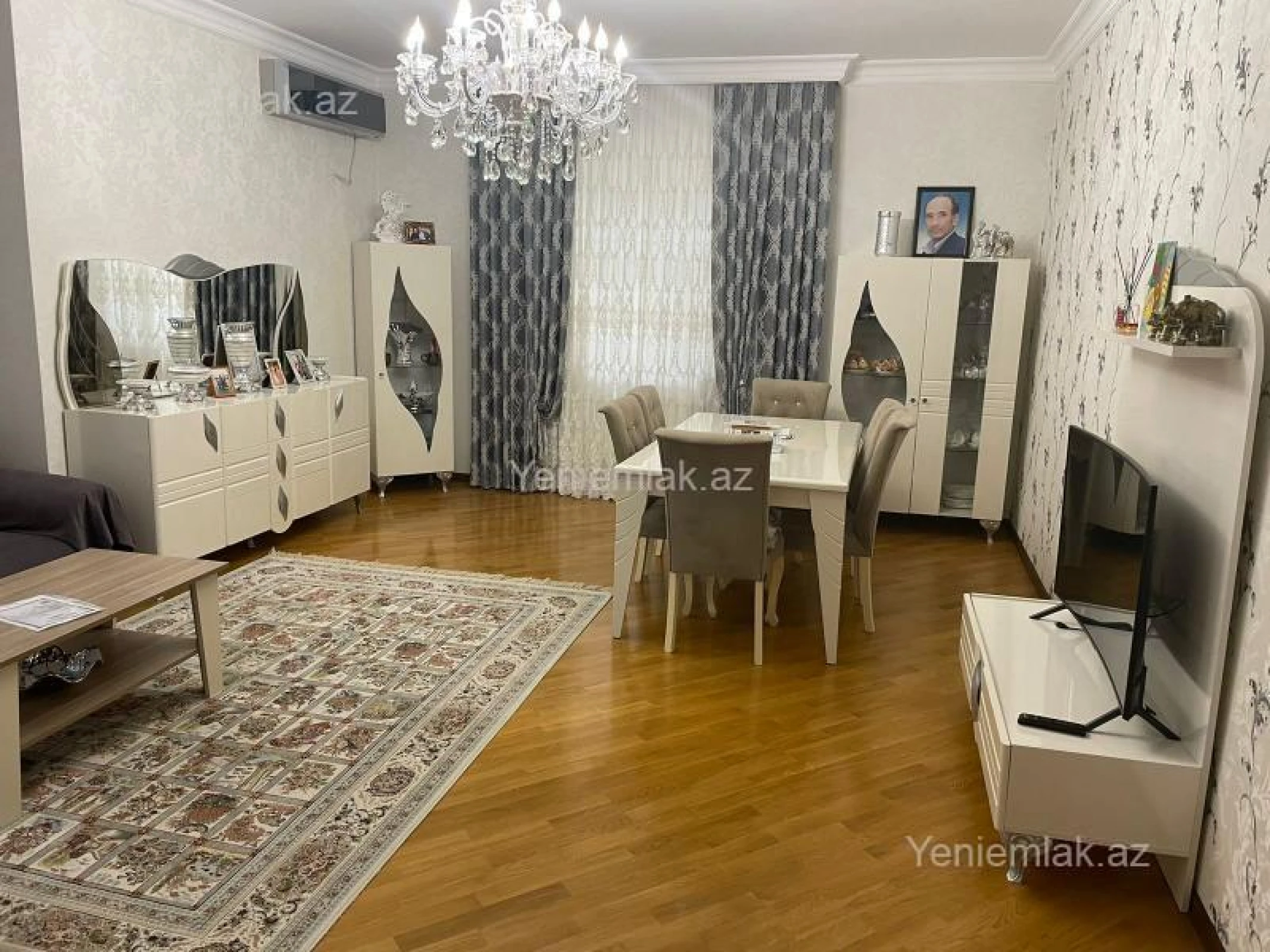 Satılır 5 otaqlı həyət evi 250 m²