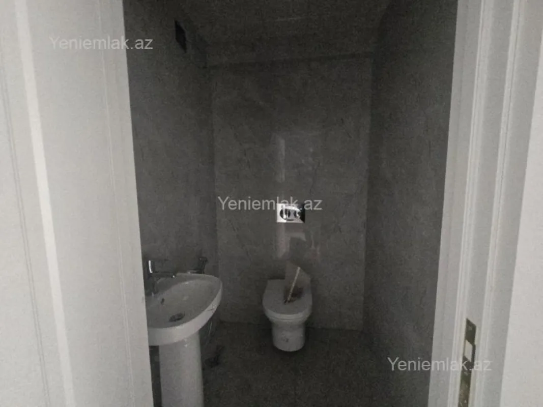 Satılır 3 otaqlı yeni tikili 80 m²