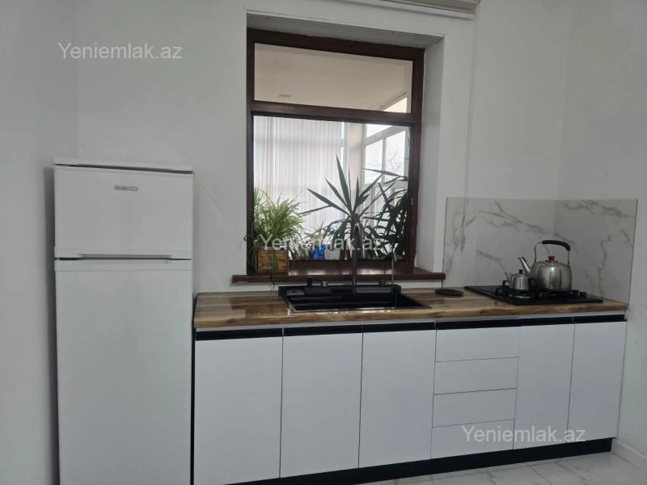 Satılır 6 otaqlı həyət evi 225 m²