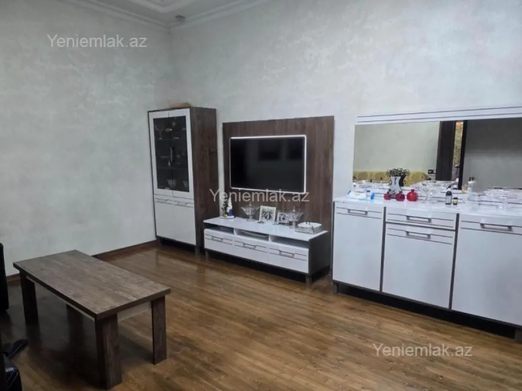 Satılır 6 otaqlı həyət evi 225 m²