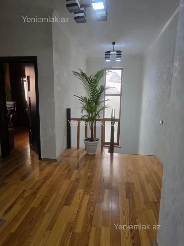 Satılır 6 otaqlı həyət evi 225 m²