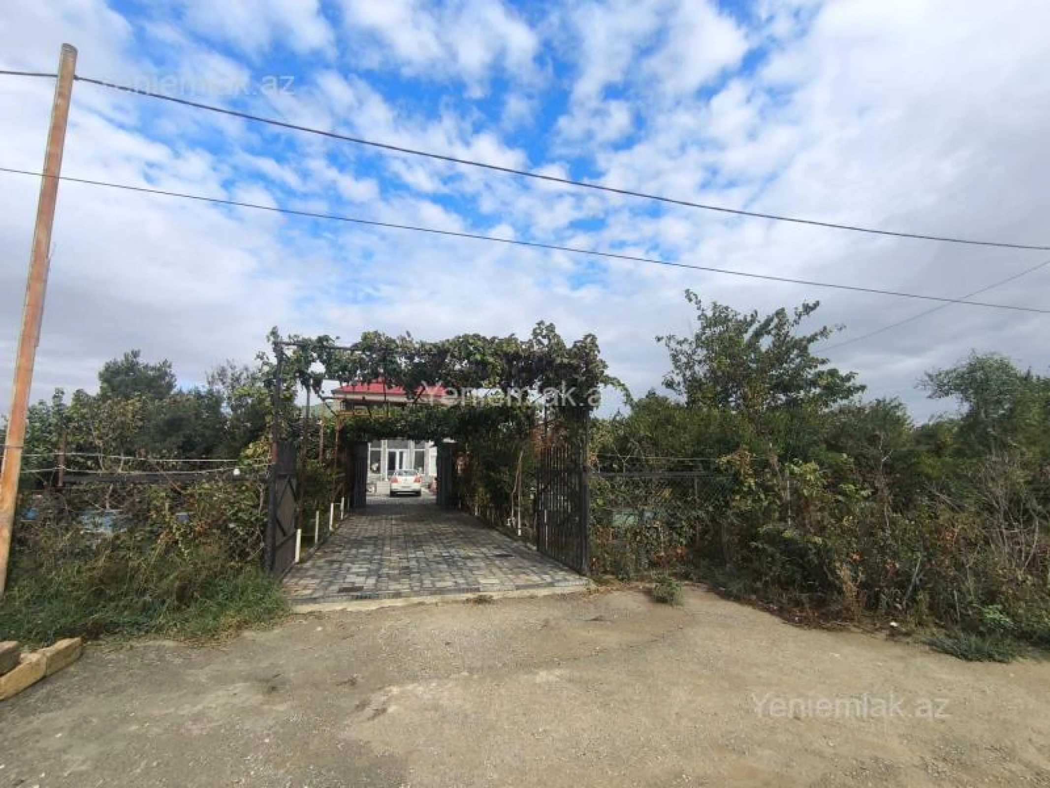 Satılır 6 otaqlı həyət evi 225 m²