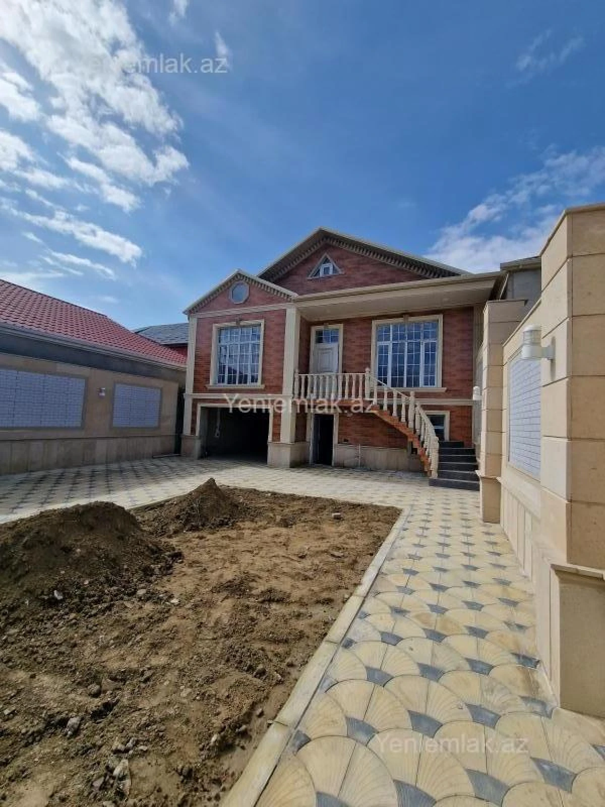 Satılır 4 otaqlı həyət evi 190 m²