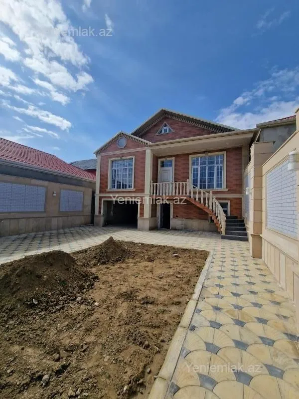 Satılır 4 otaqlı həyət evi 190 m²