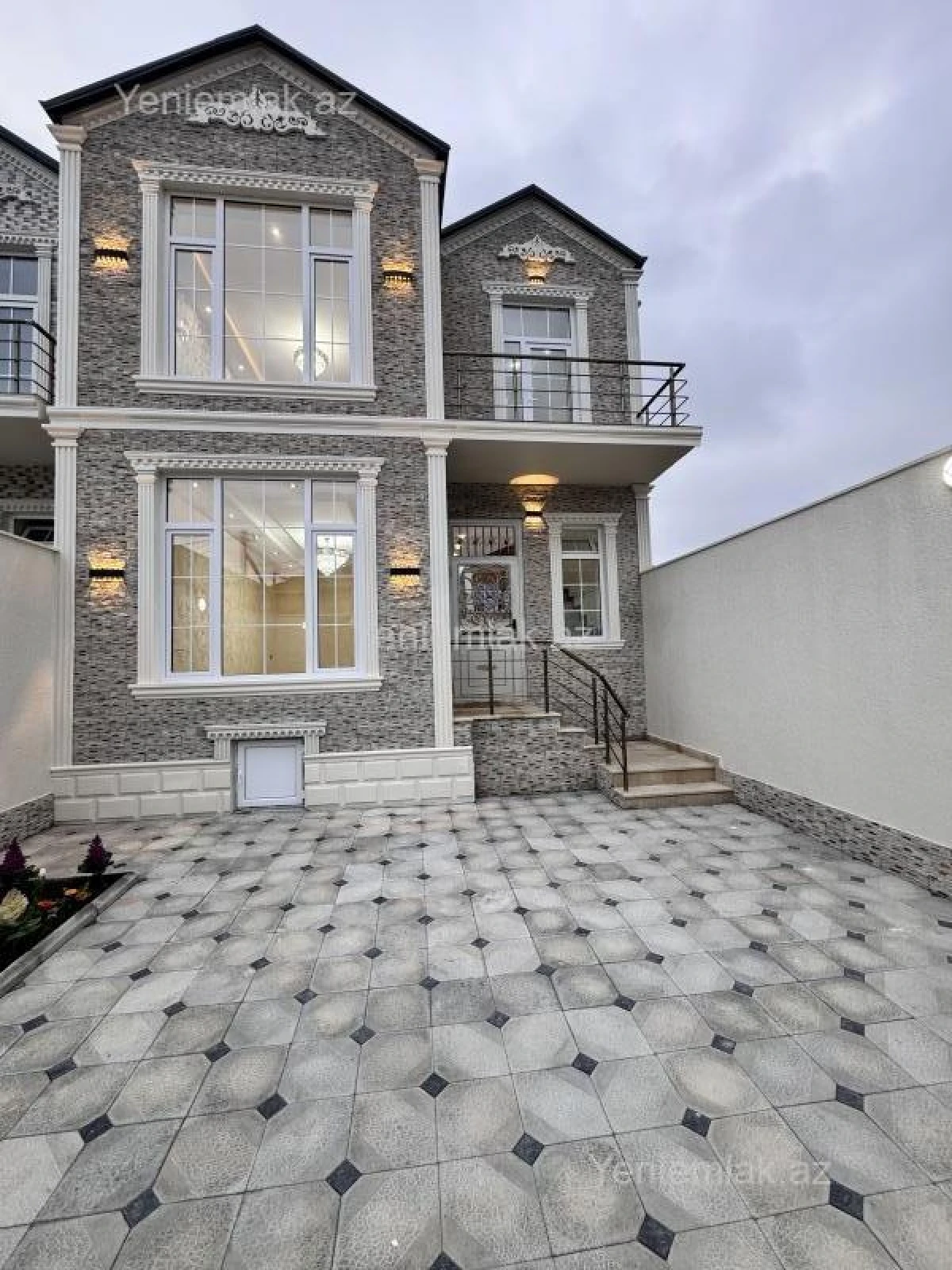 Satılır 5 otaqlı həyət evi 140 m²