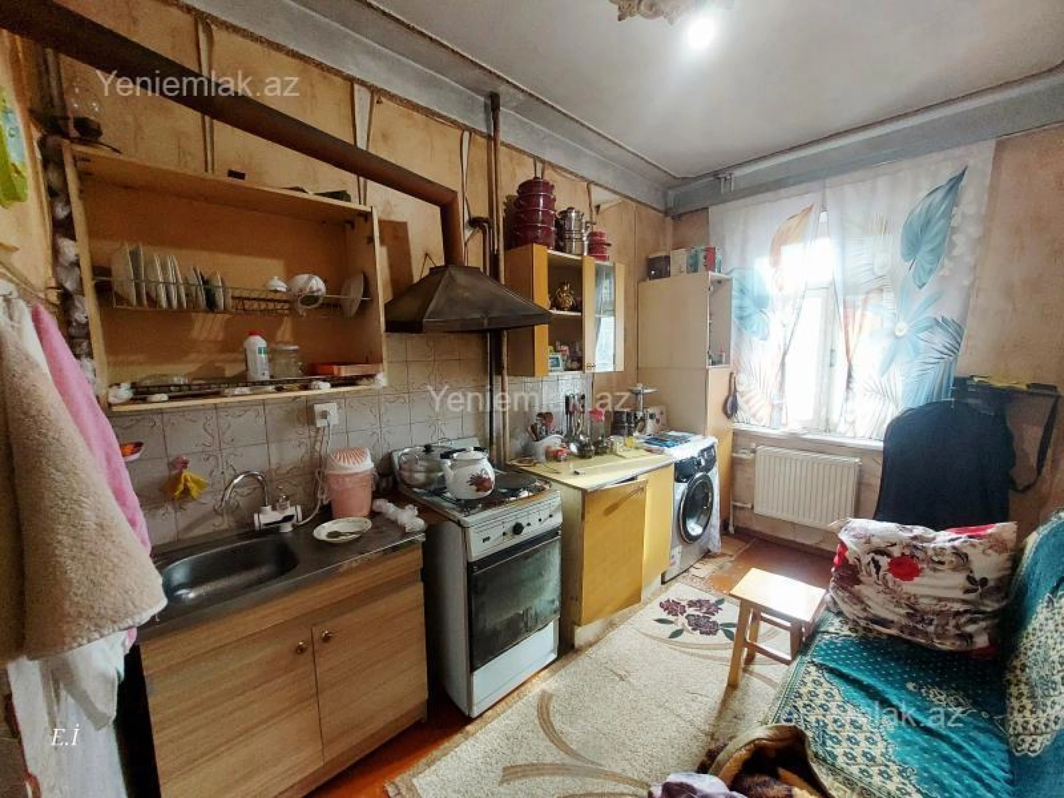 Satılır 3 otaqlı köhnə tikili 70 m²