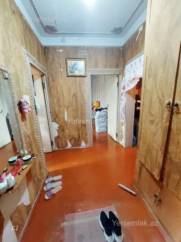 Satılır 3 otaqlı köhnə tikili 70 m²