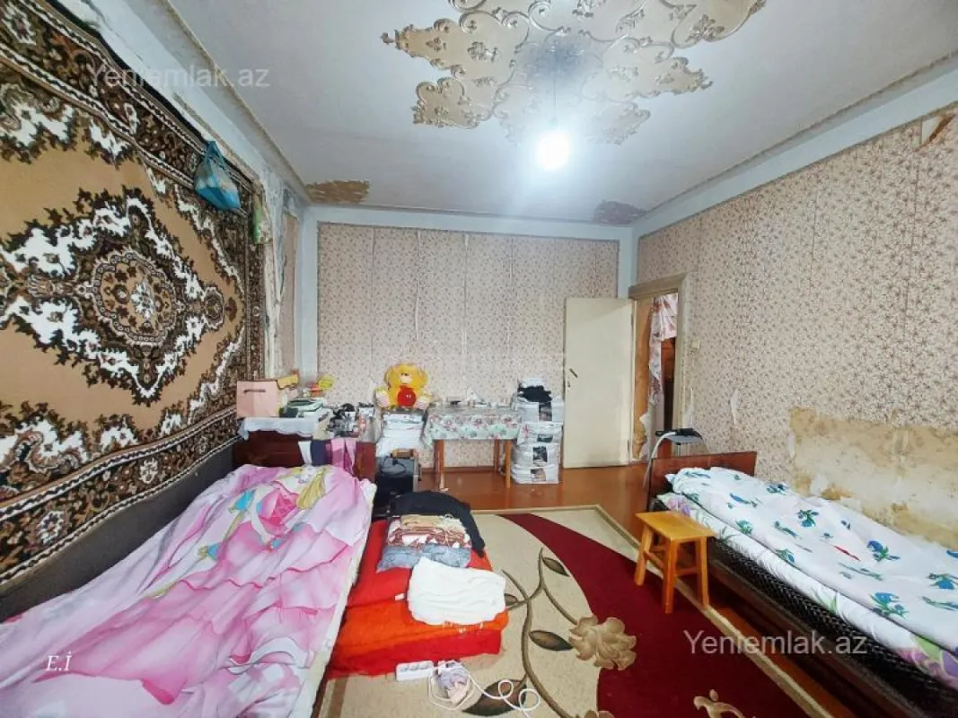 Satılır 3 otaqlı köhnə tikili 70 m²