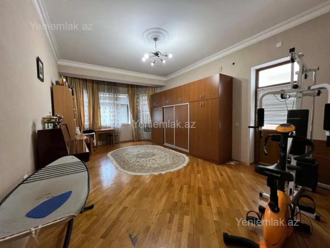 Satılır 4 otaqlı yeni tikili 195 m²