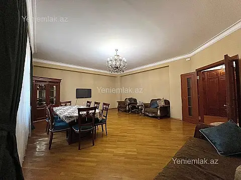Satılır 4 otaqlı yeni tikili 195 m²