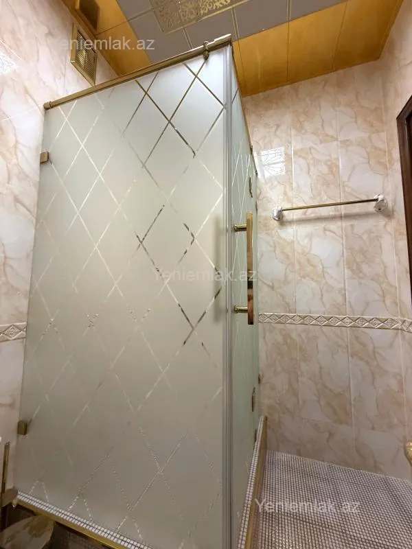 Satılır 4 otaqlı yeni tikili 250 m²