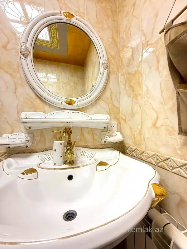 Satılır 4 otaqlı yeni tikili 250 m²