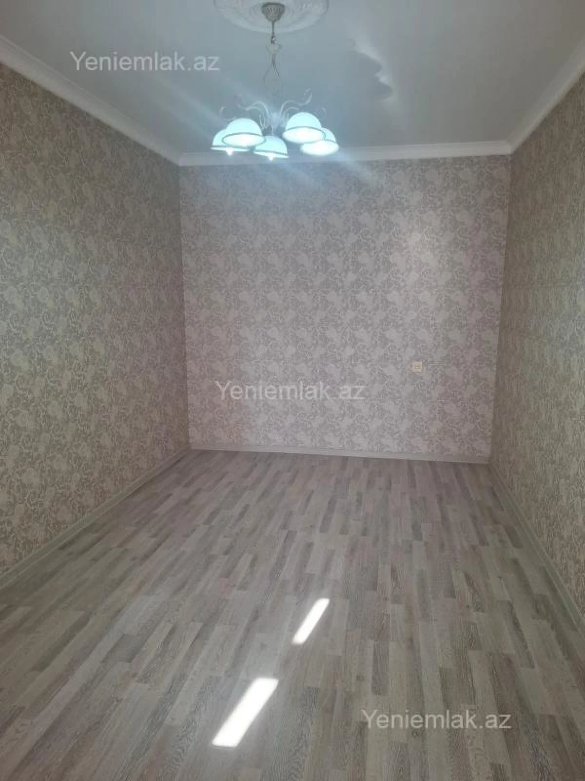Satılır 4 otaqlı köhnə tikili 93 m²