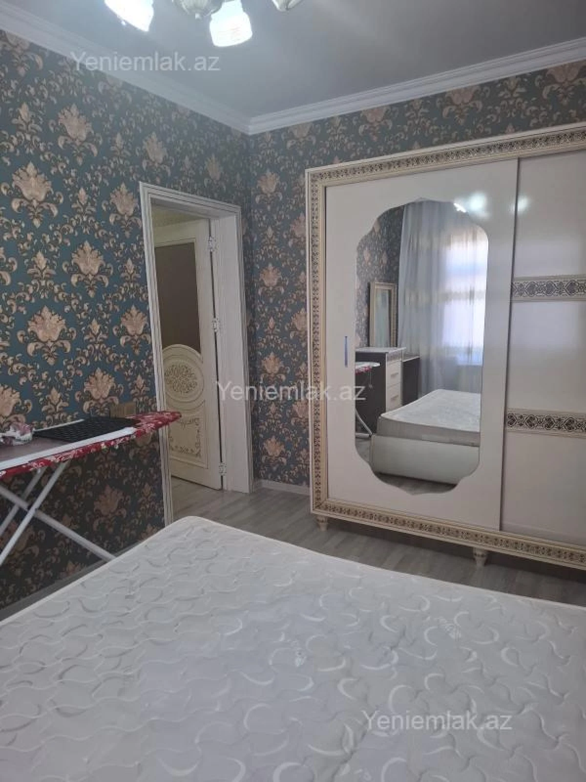 Satılır 4 otaqlı köhnə tikili 93 m²