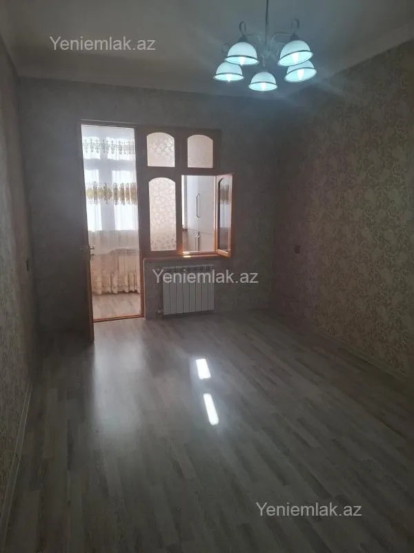 Satılır 4 otaqlı köhnə tikili 93 m²
