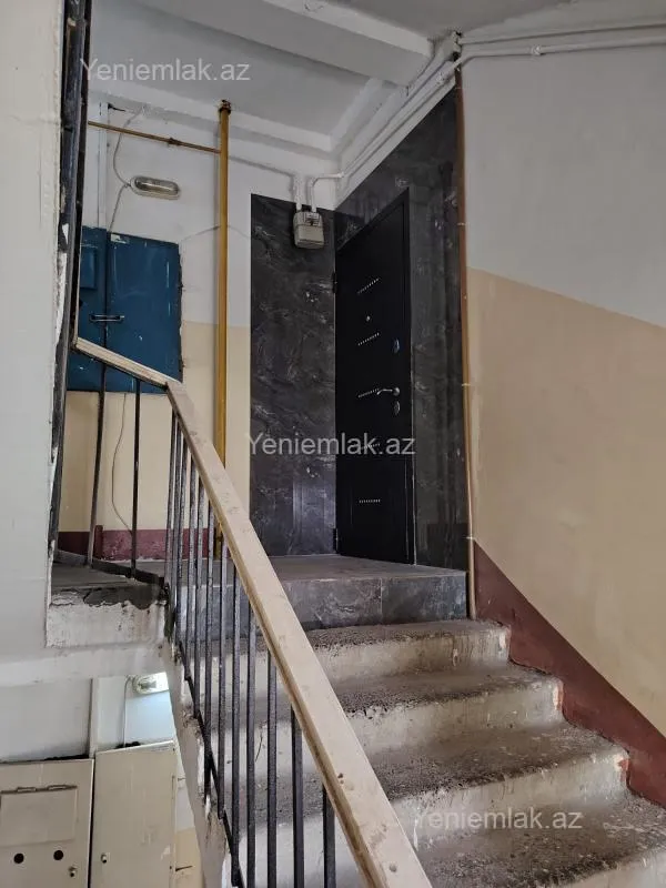 Satılır 3 otaqlı köhnə tikili 80 m²