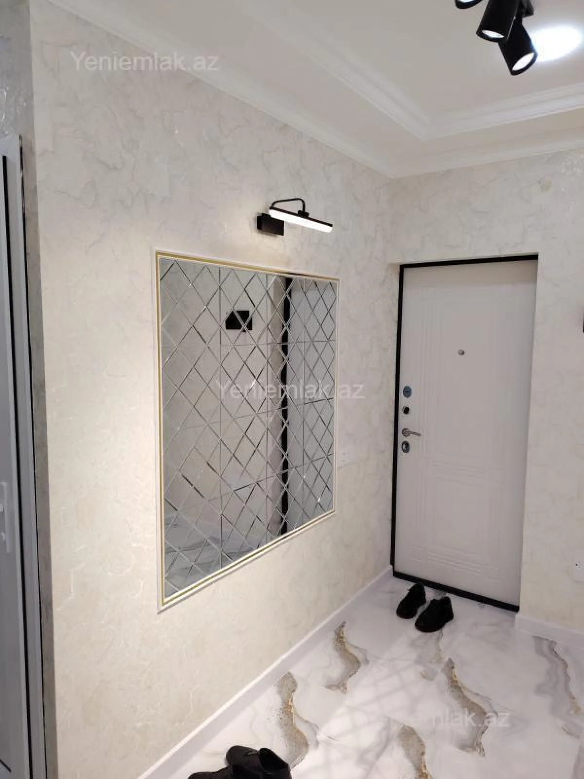 Satılır 3 otaqlı köhnə tikili 80 m²