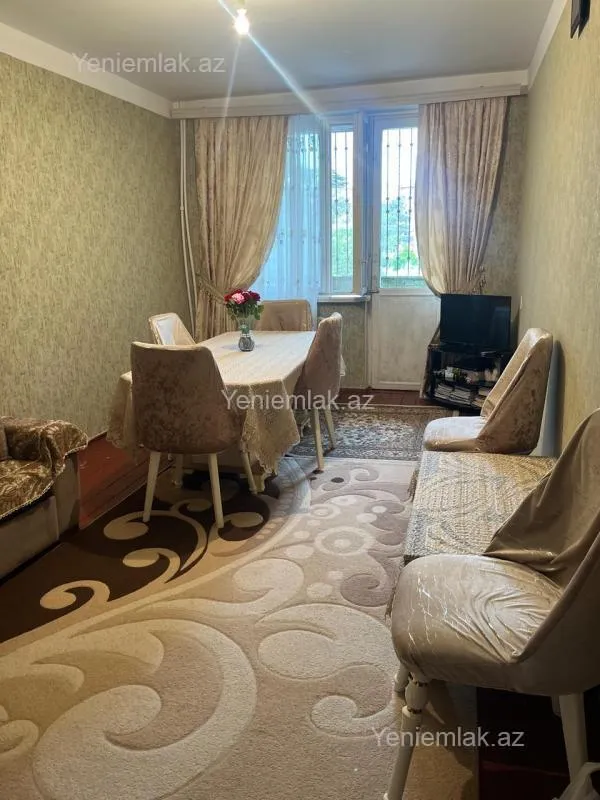 Satılır 2 otaqlı köhnə tikili 60 m²