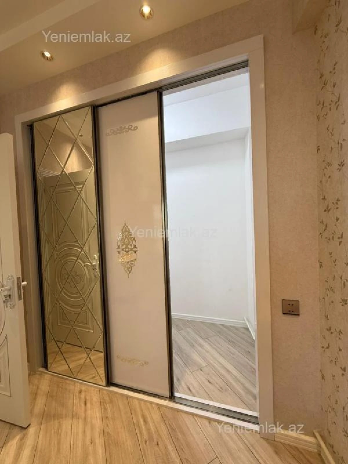 Satılır 3 otaqlı yeni tikili 90 m²