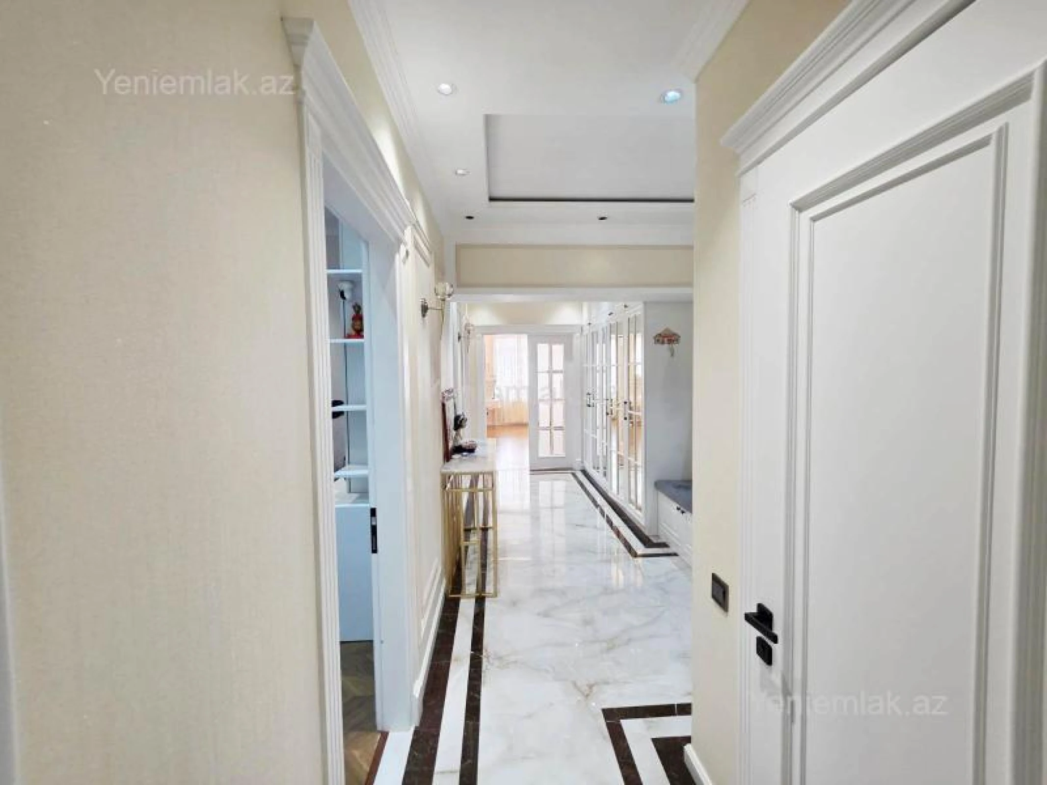 Satılır 3 otaqlı yeni tikili 128 m²